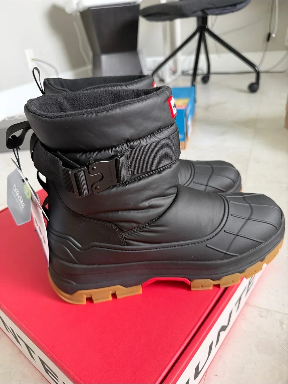 Hunter Men’s Black Waterproof Intrepid Snow Boots with Tan Sole